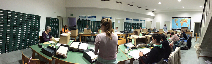 Bild von den Digitalisierungsvorbereitungen im Mai 2015 im Haus der Bayerischen Akademie der Wissenschaften